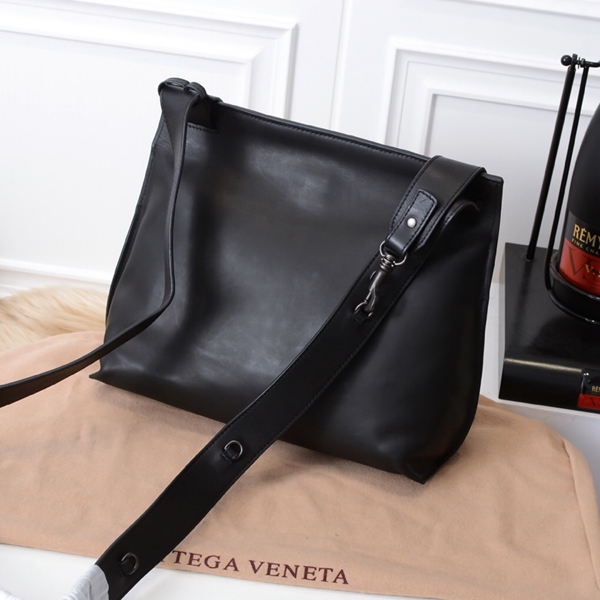 ボッテガヴェネタバッグ側面デザイン